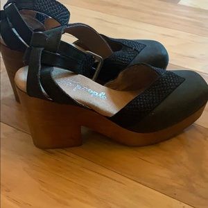 Free people clogs